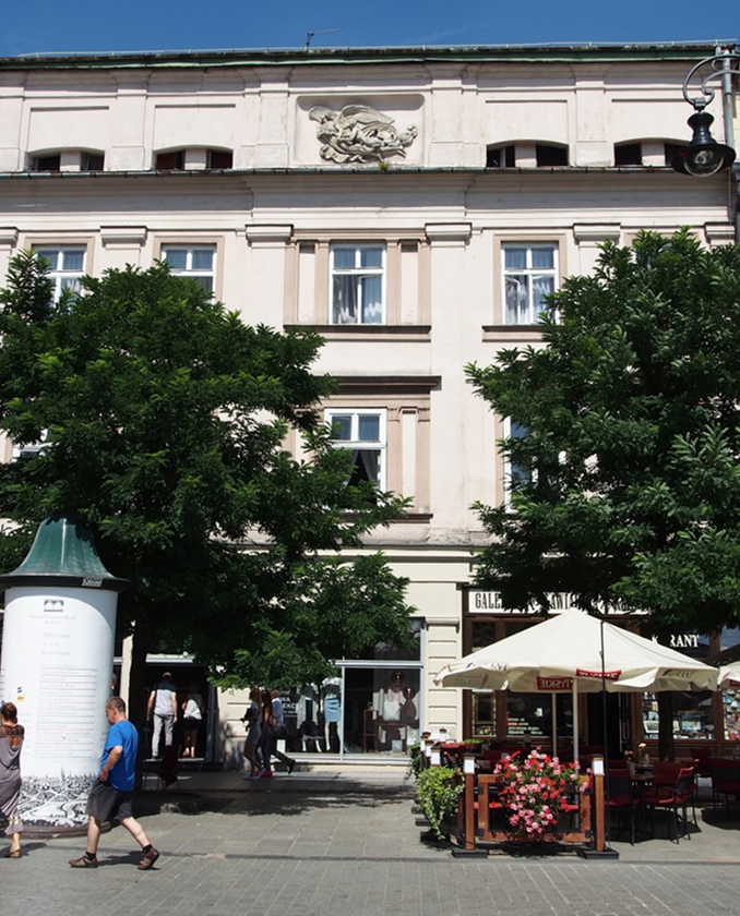 widok kamienicy od frontu